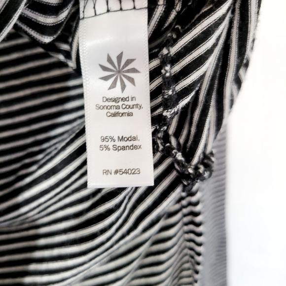 Athleta Black and White Striped Long Sleeve Top Size Small - Picture 8 of 9